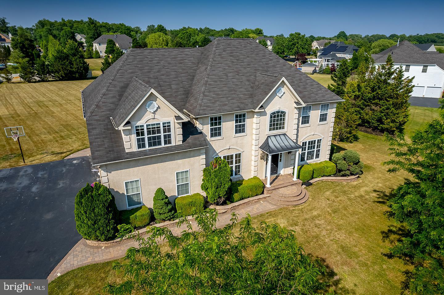 4 MORNING GLORY CIRCLE