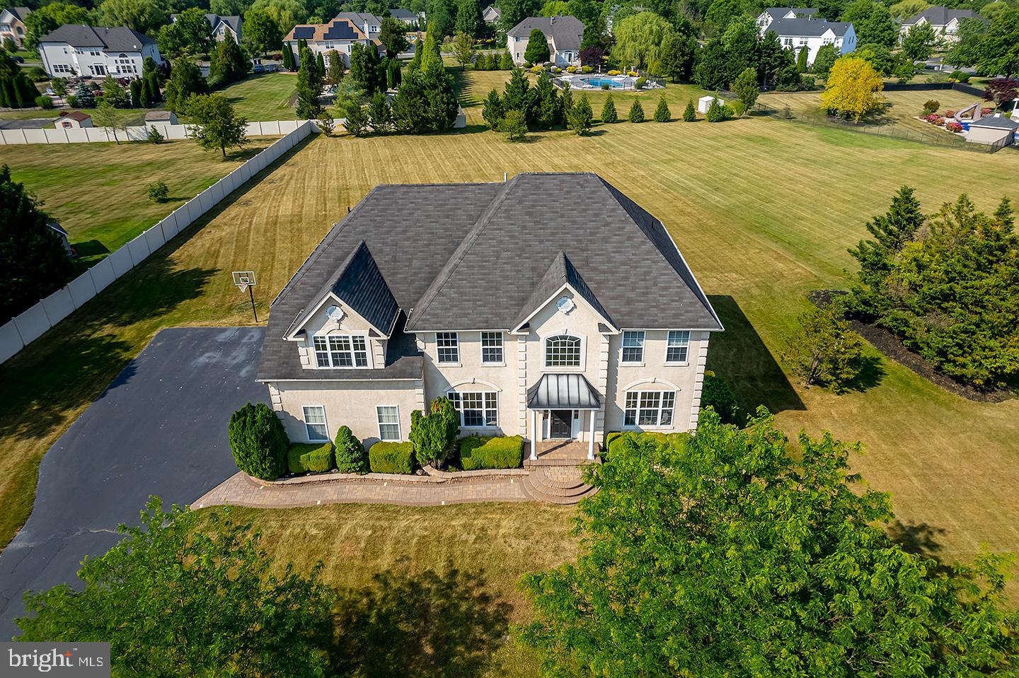 4 MORNING GLORY CIRCLE