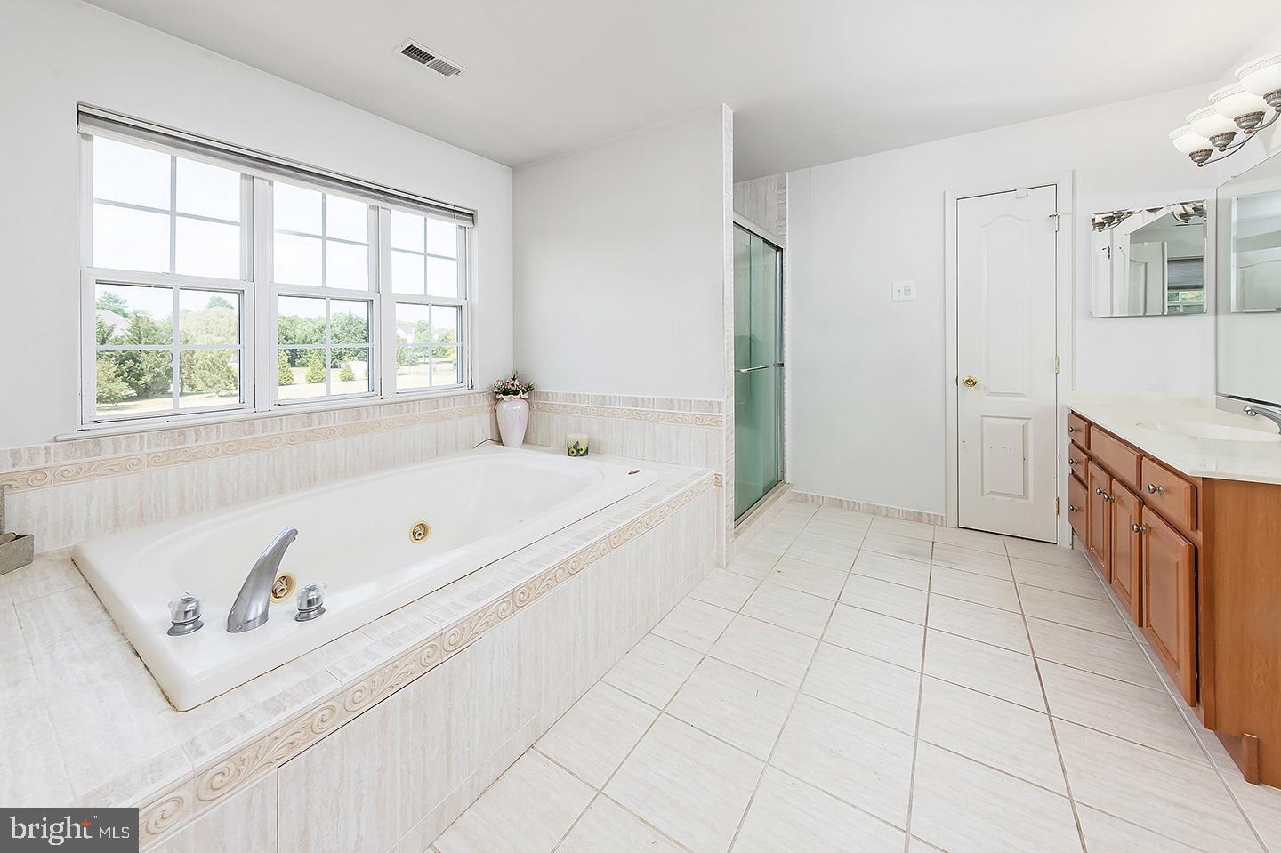 4 MORNING GLORY CIRCLE