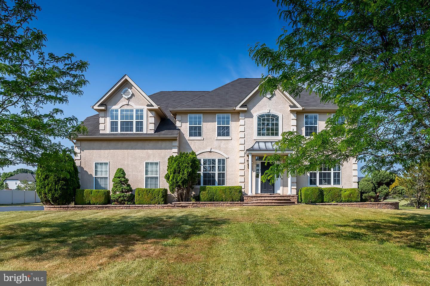 4 MORNING GLORY CIRCLE