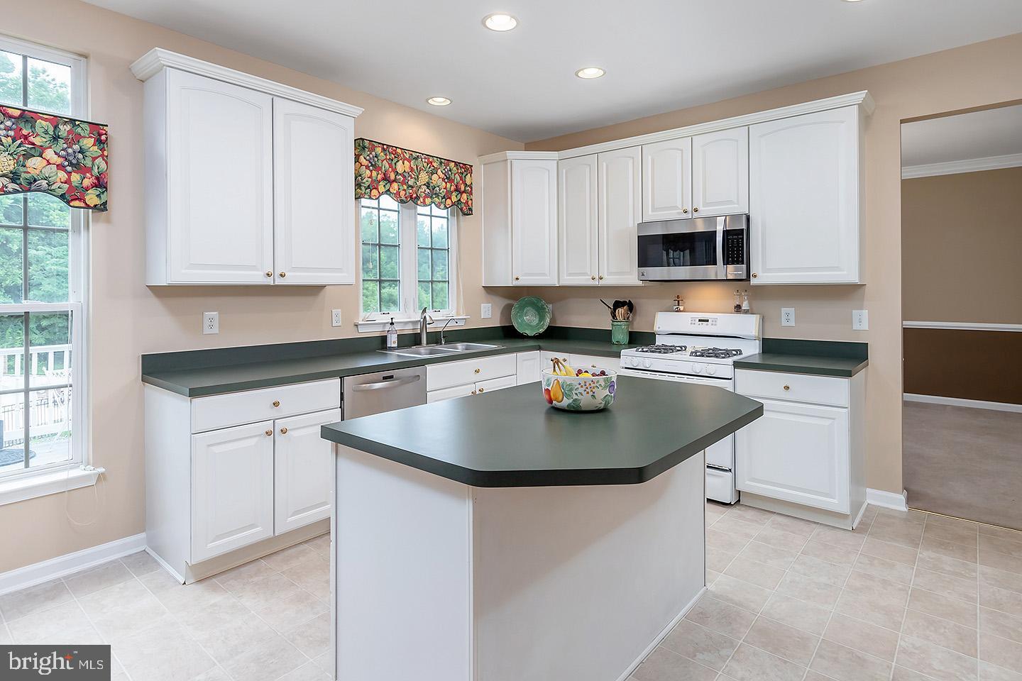 25 FAWN HOLLOW LANE