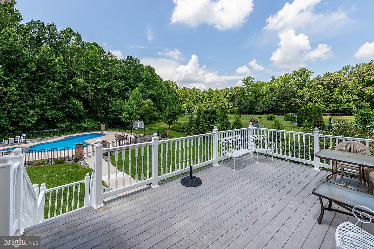 25 FAWN HOLLOW LANE