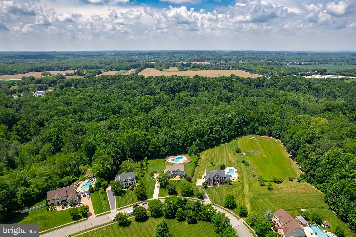 25 FAWN HOLLOW LANE