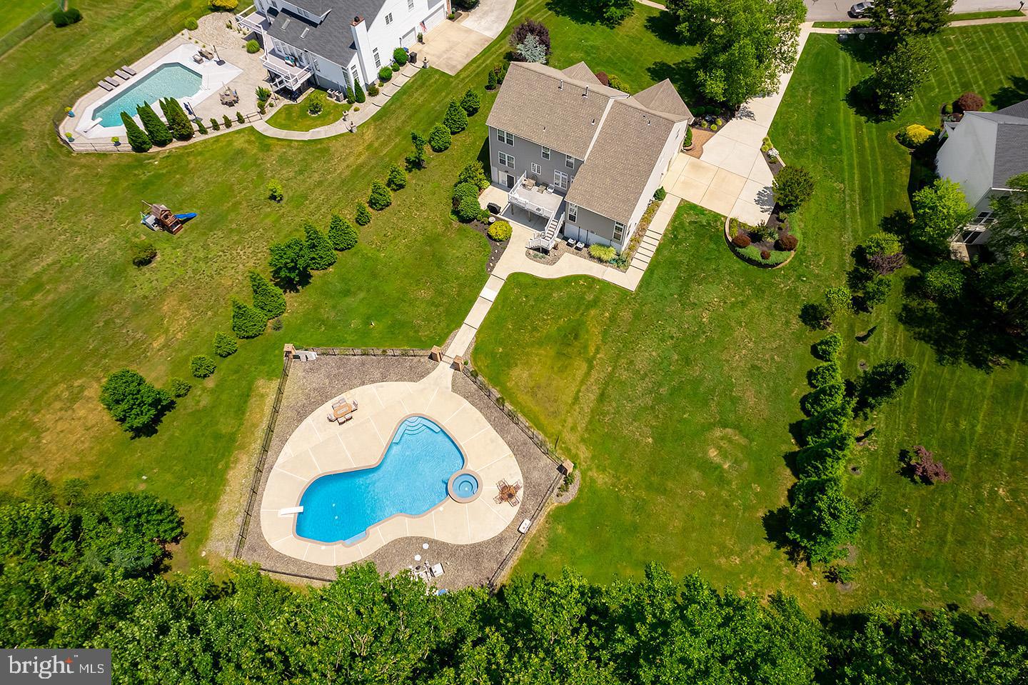 25 FAWN HOLLOW LANE