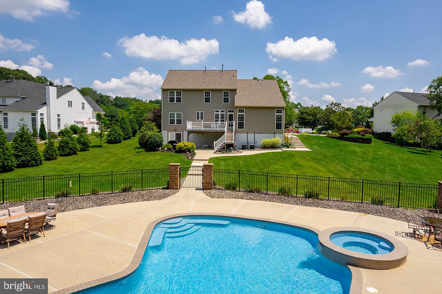 25 FAWN HOLLOW LANE