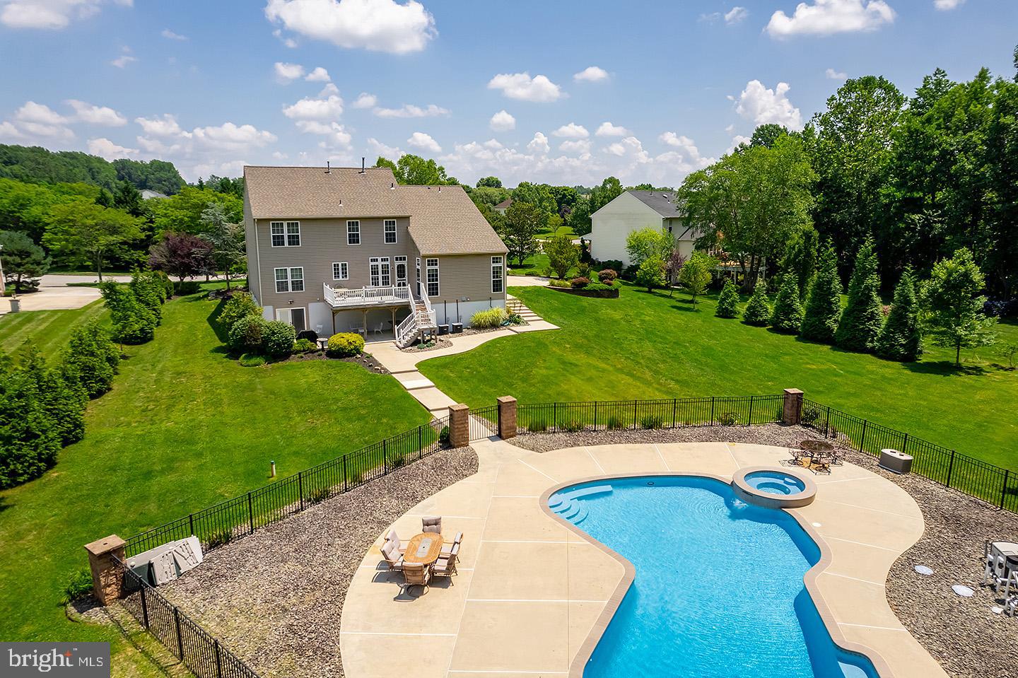 25 FAWN HOLLOW LANE