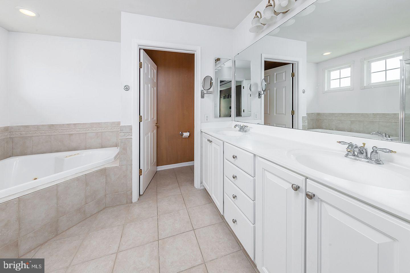 207 DILLONS LANE