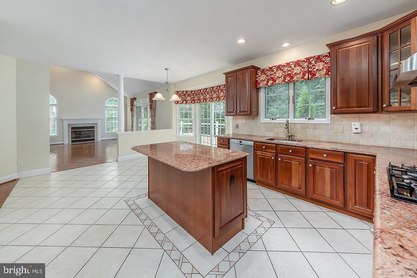 21 WINDING WAY