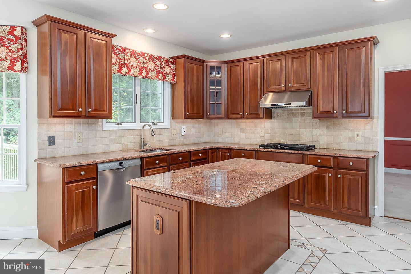 21 WINDING WAY