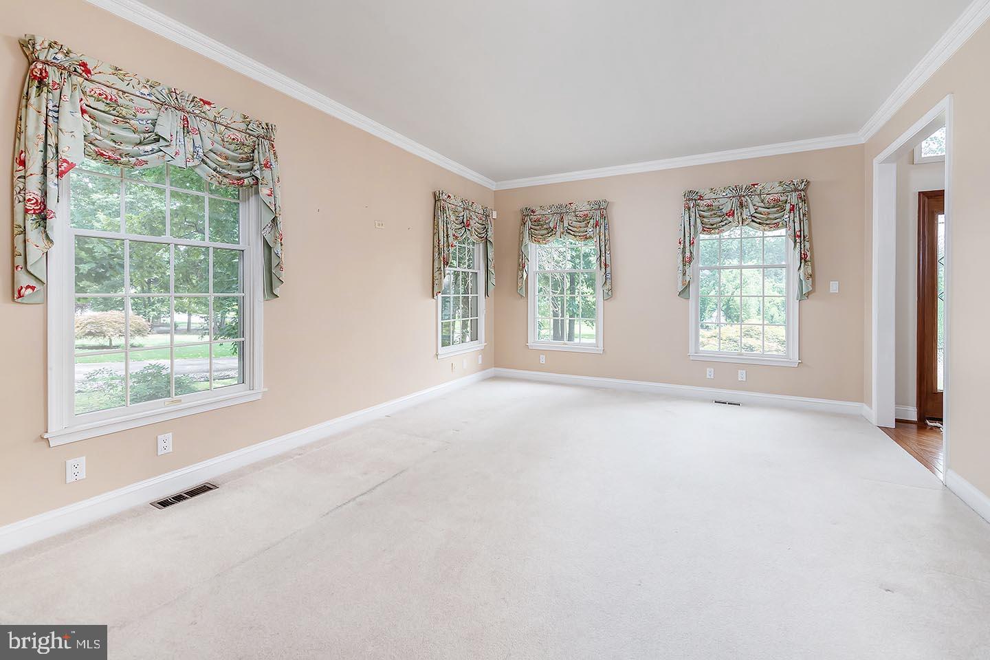 21 WINDING WAY