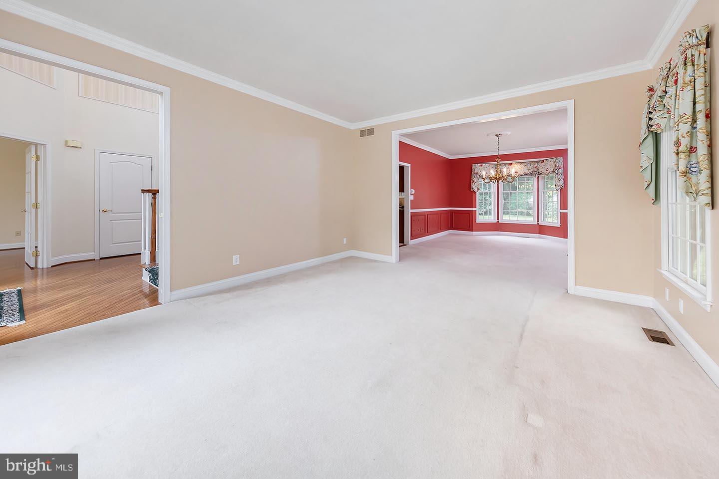 21 WINDING WAY