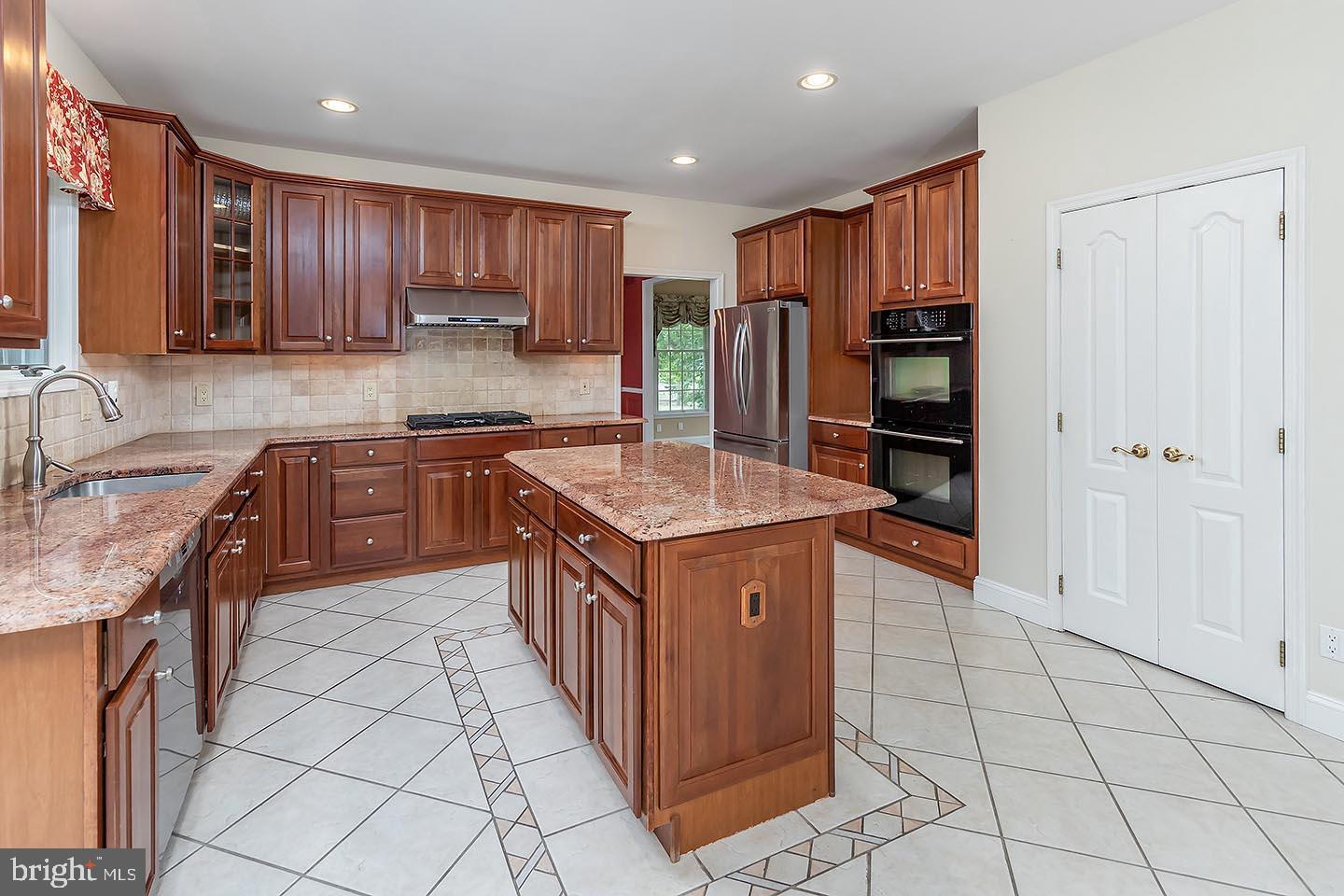 21 WINDING WAY