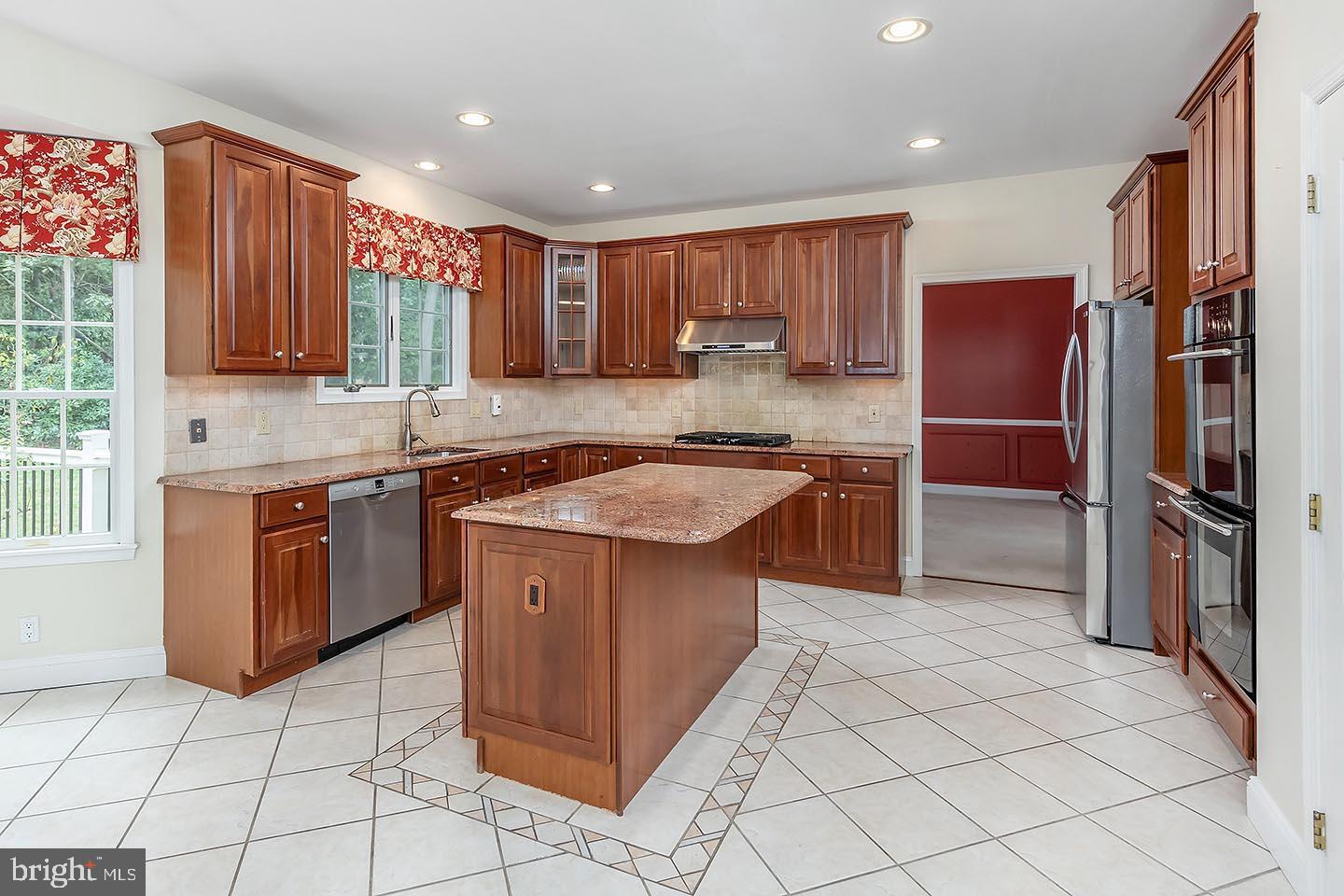 21 WINDING WAY