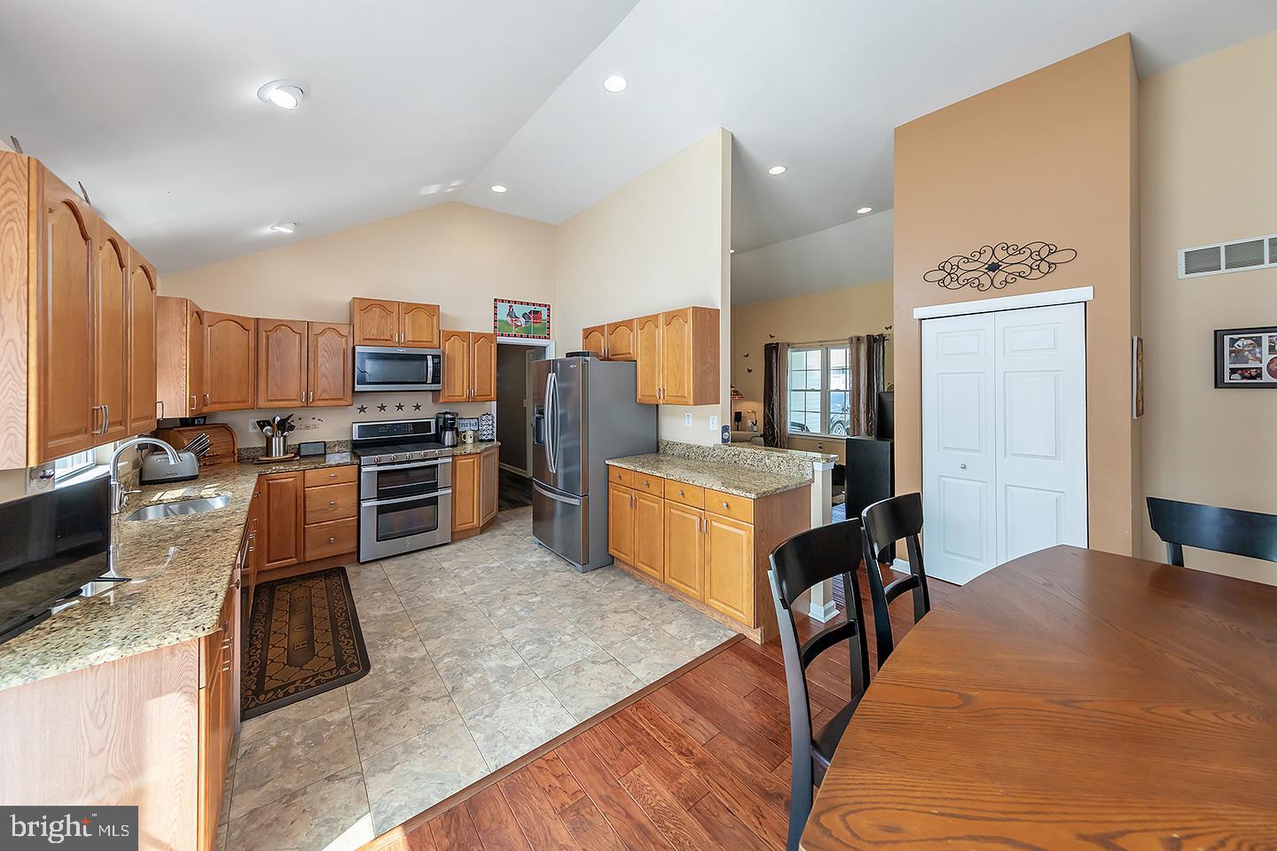 39 MURPHY AVENUE