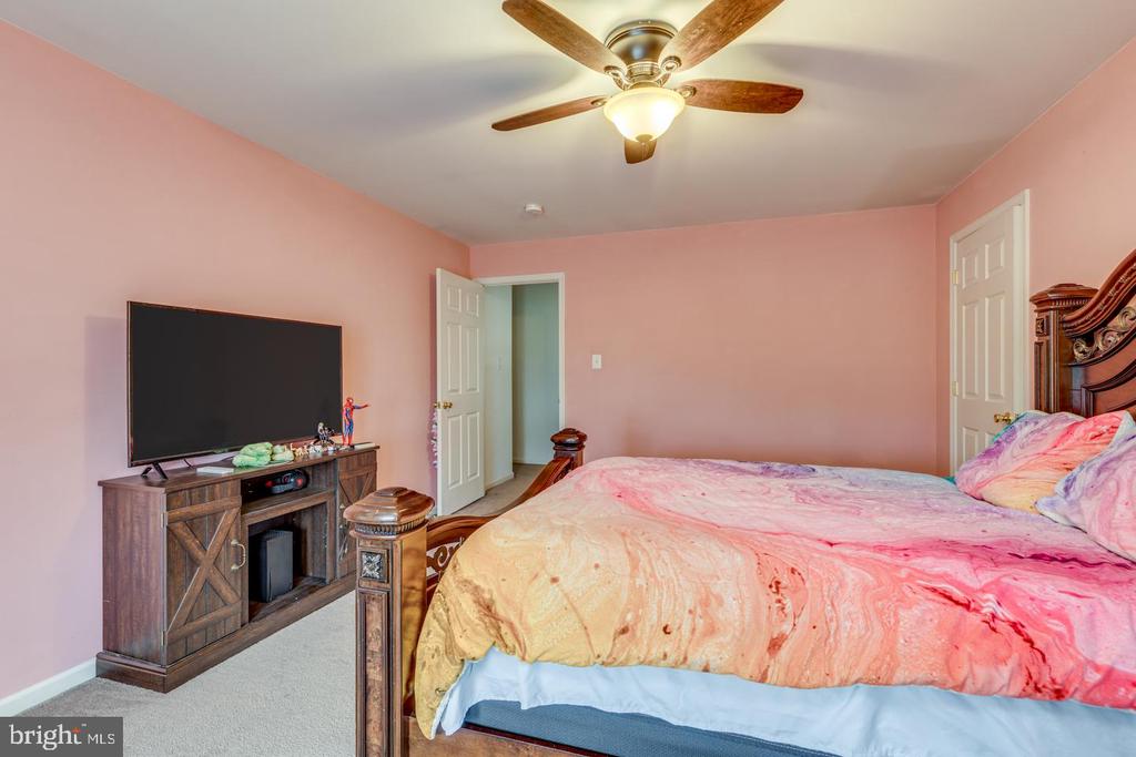27 TURTLE CREEK DRIVE