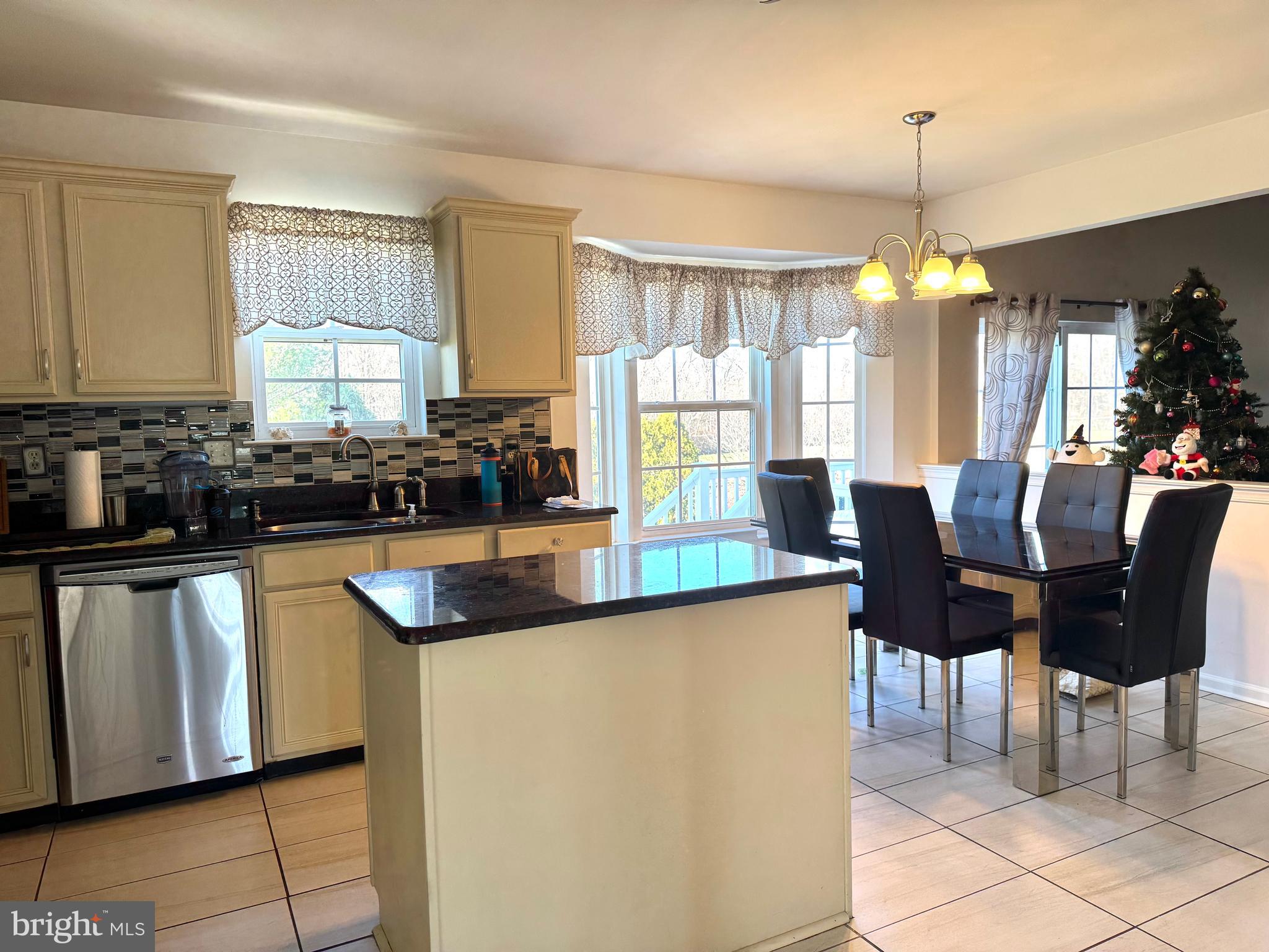 27 TURTLE CREEK DRIVE