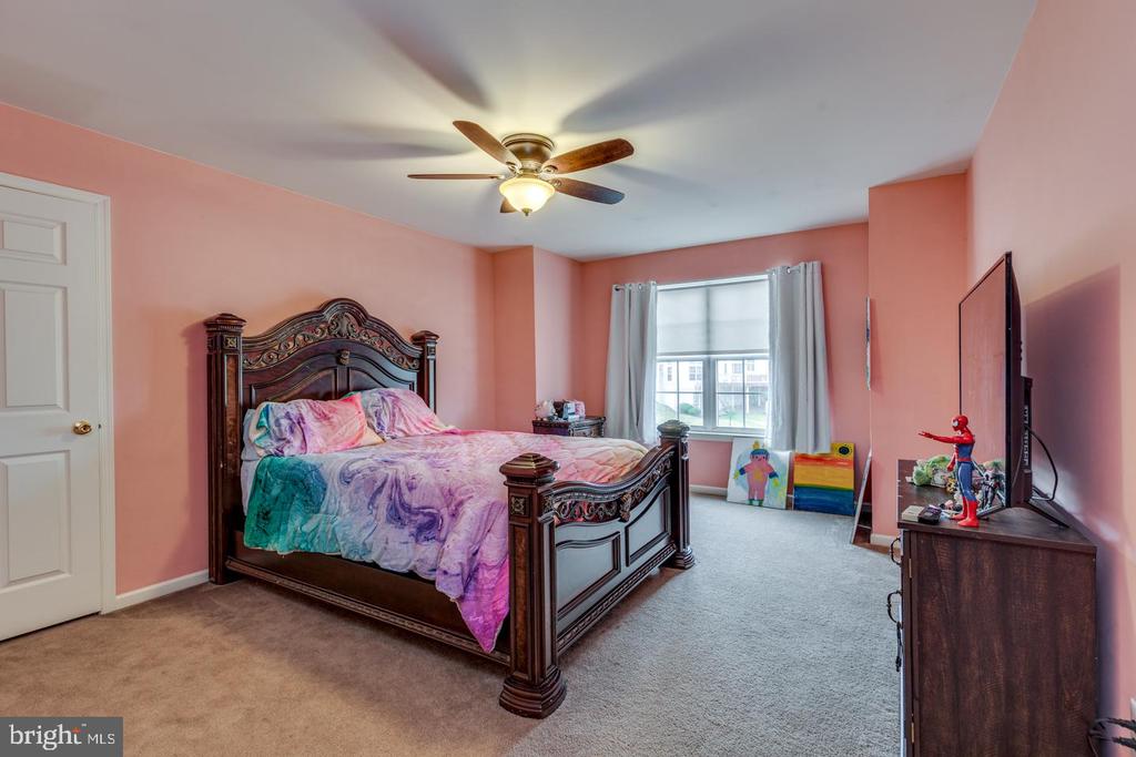 27 TURTLE CREEK DRIVE