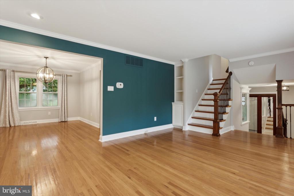 928 DONCASTER DRIVE