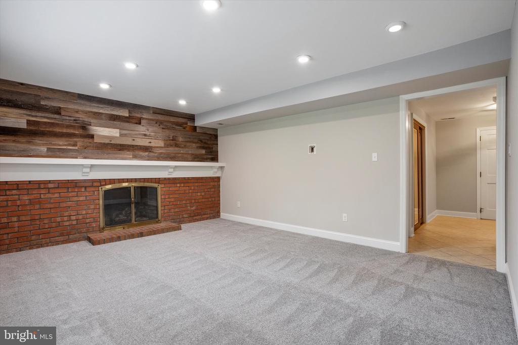 928 DONCASTER DRIVE