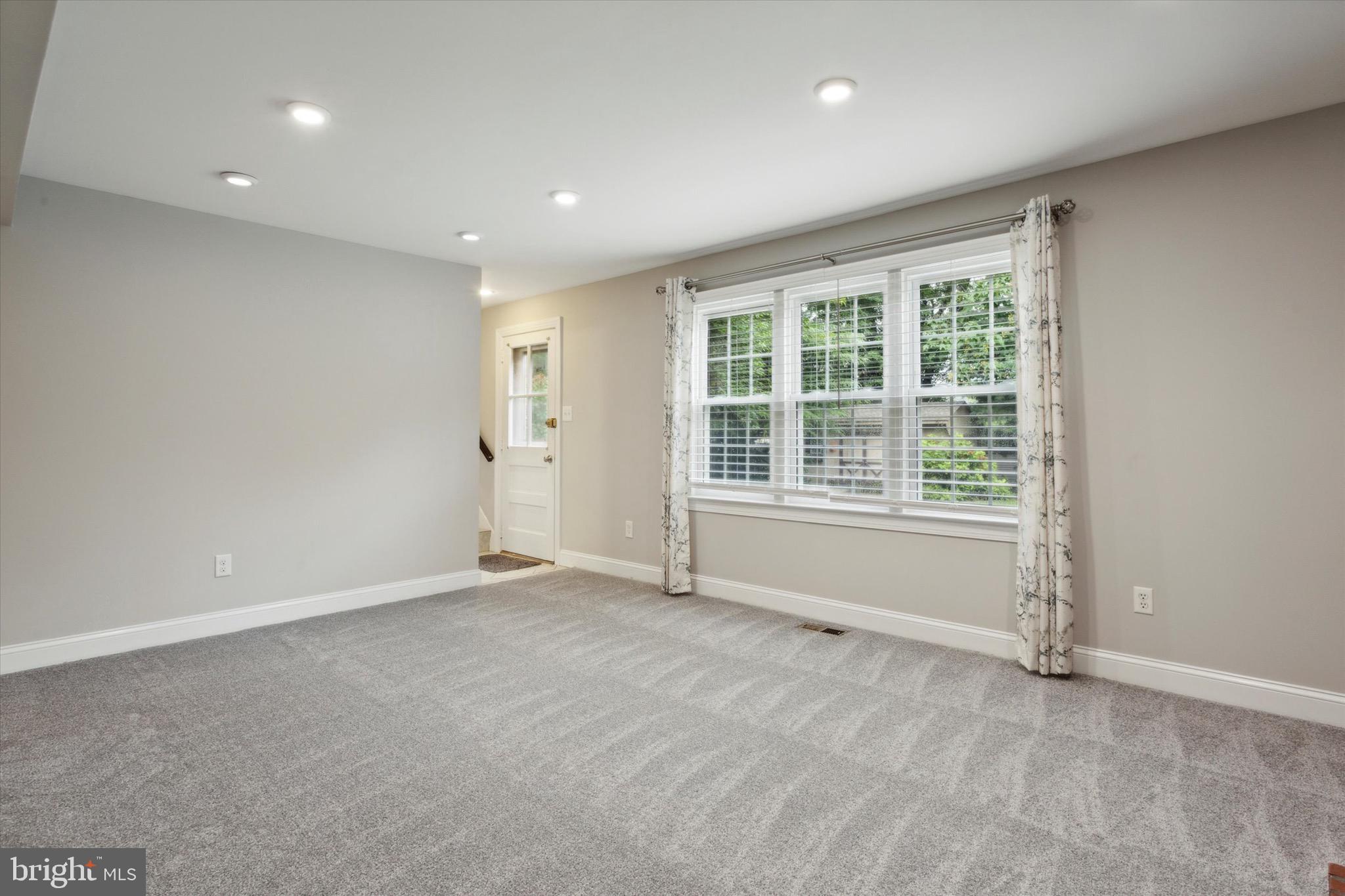 928 DONCASTER DRIVE
