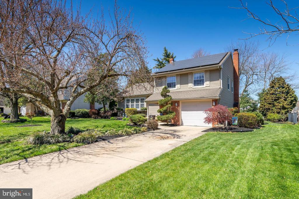 928 DONCASTER DRIVE