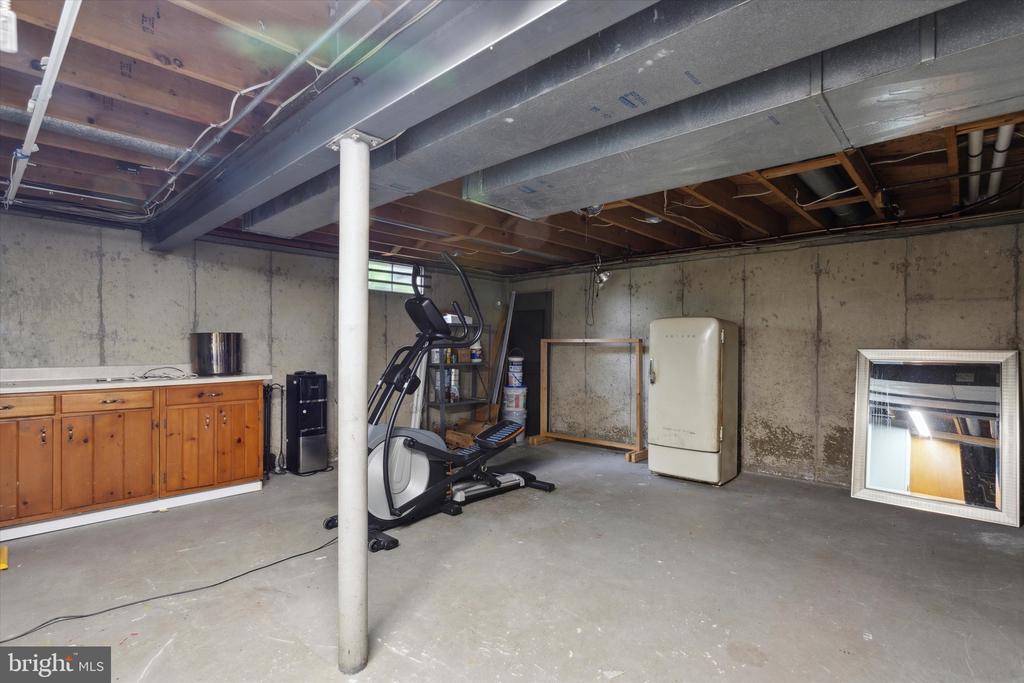 928 DONCASTER DRIVE