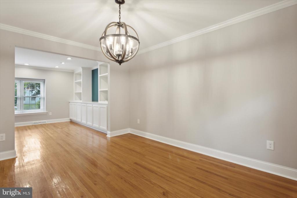 928 DONCASTER DRIVE