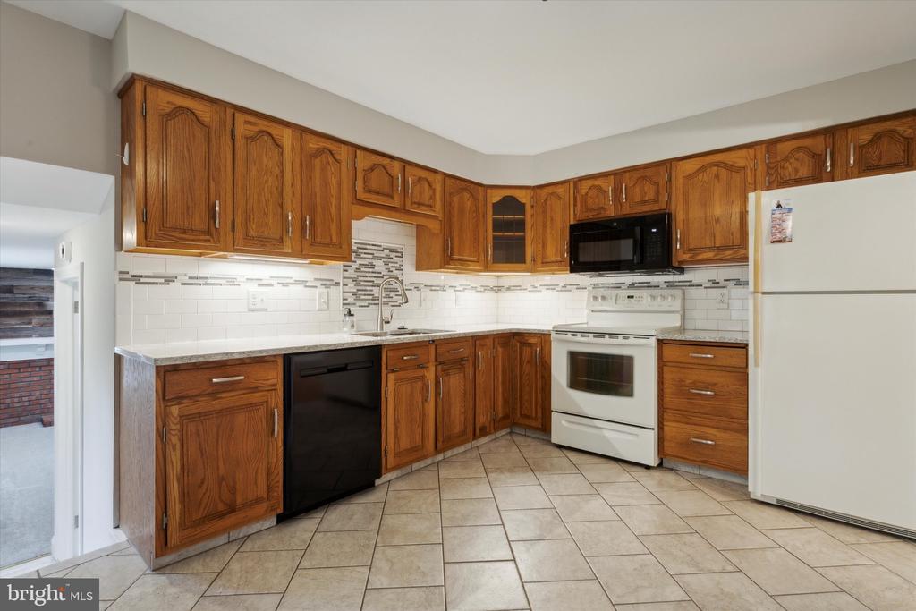 928 DONCASTER DRIVE