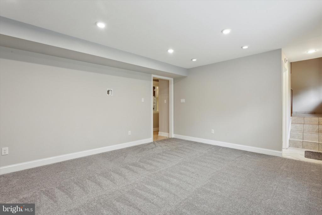 928 DONCASTER DRIVE