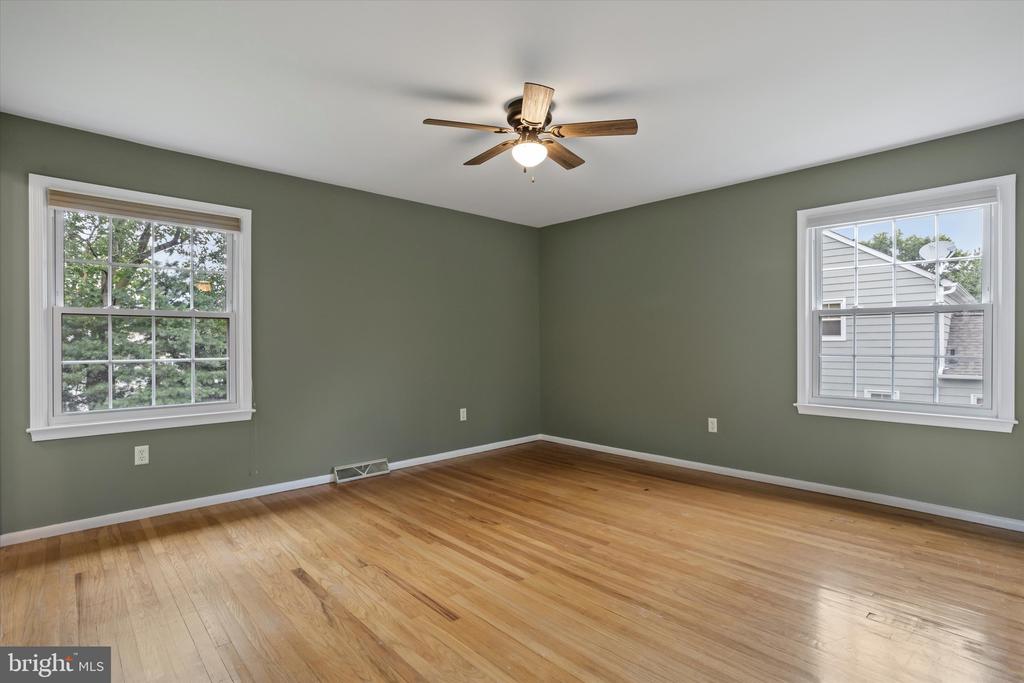 928 DONCASTER DRIVE