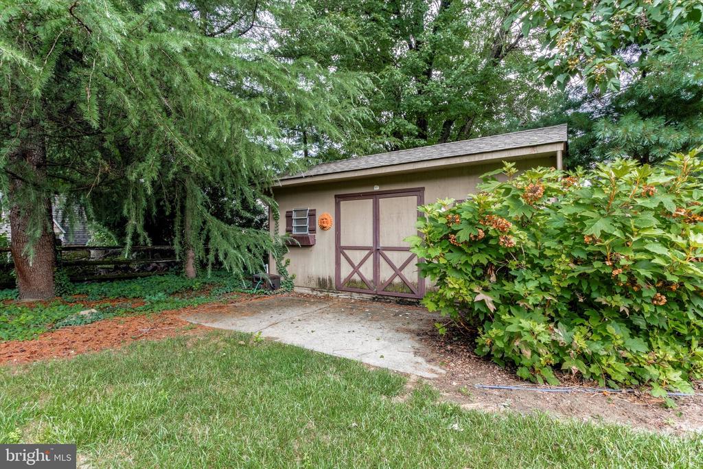 928 DONCASTER DRIVE