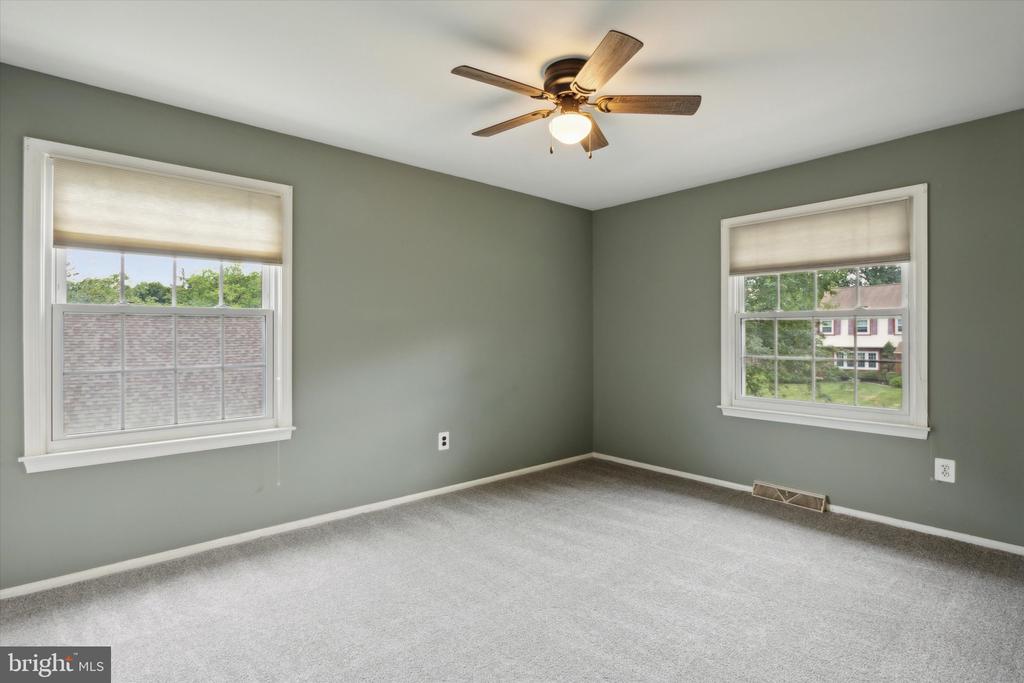 928 DONCASTER DRIVE