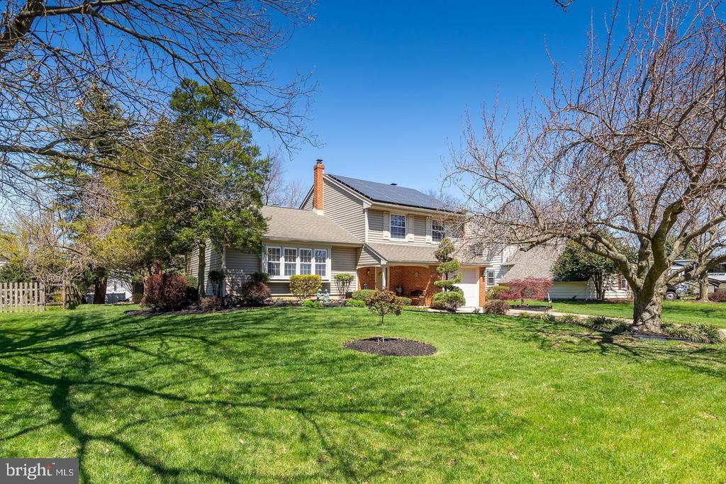 928 DONCASTER DRIVE
