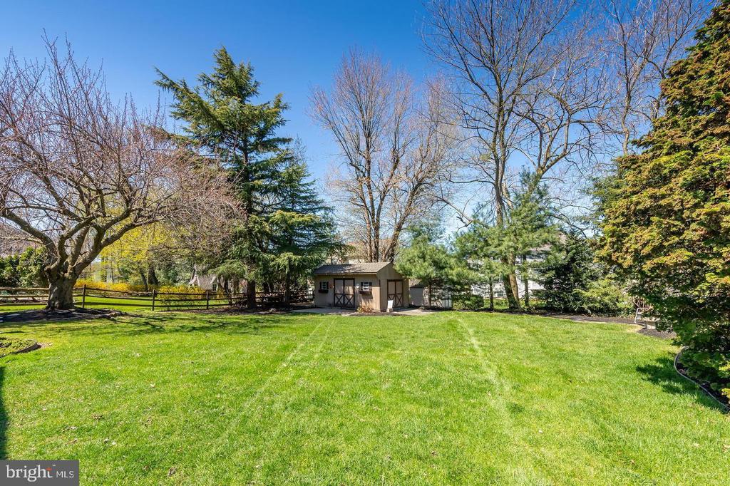 928 DONCASTER DRIVE
