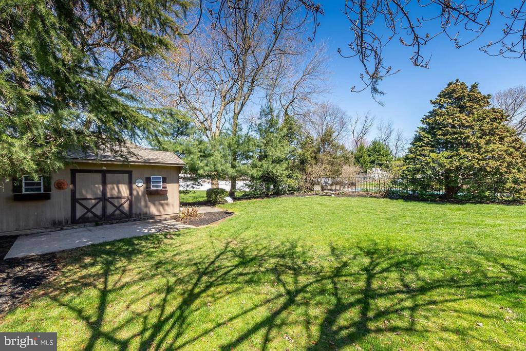 928 DONCASTER DRIVE