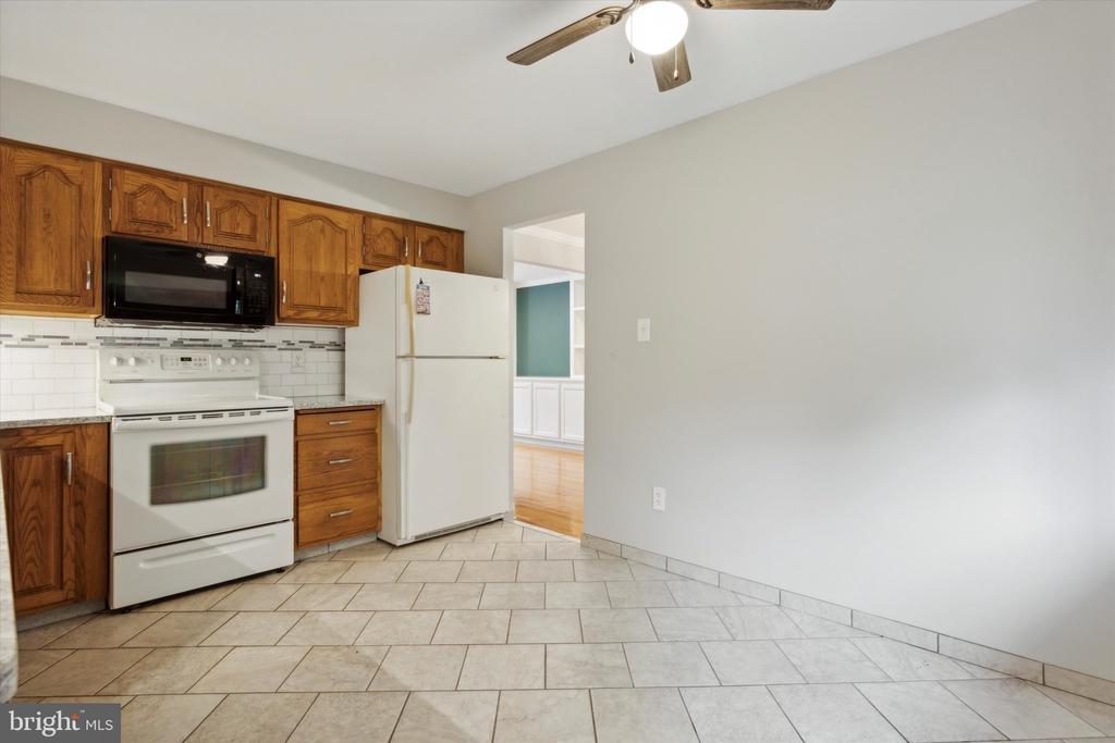 928 DONCASTER DRIVE
