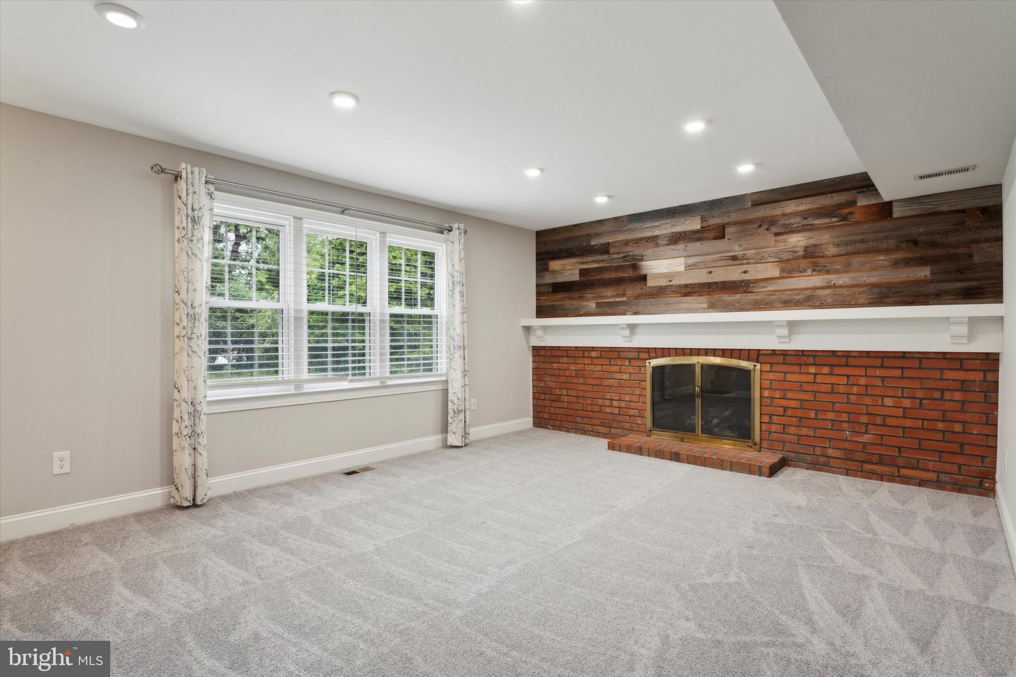 928 DONCASTER DRIVE