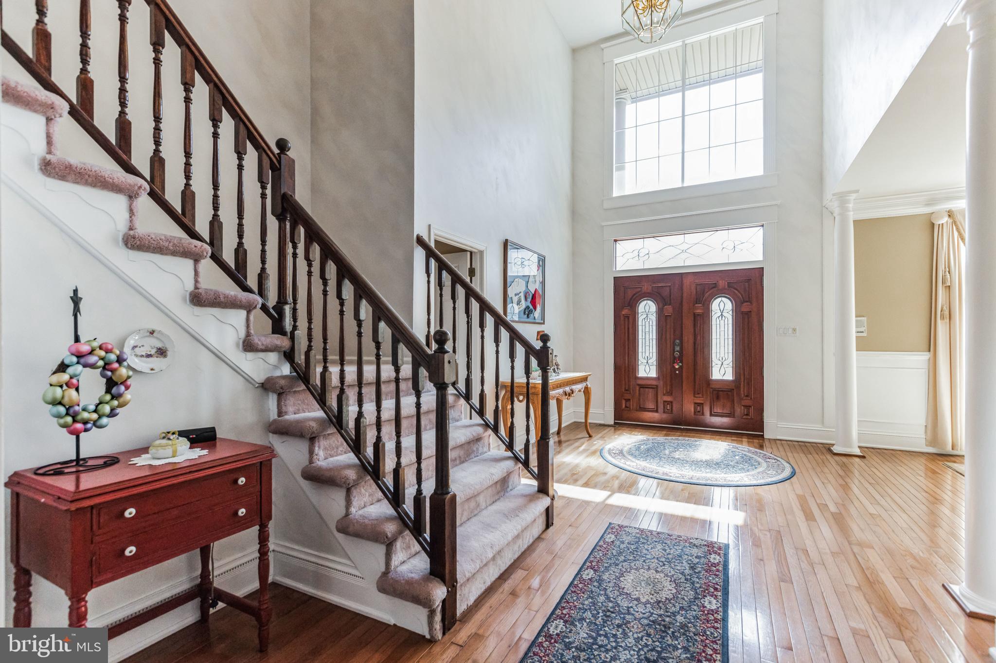 33 RAVENSWOOD WAY