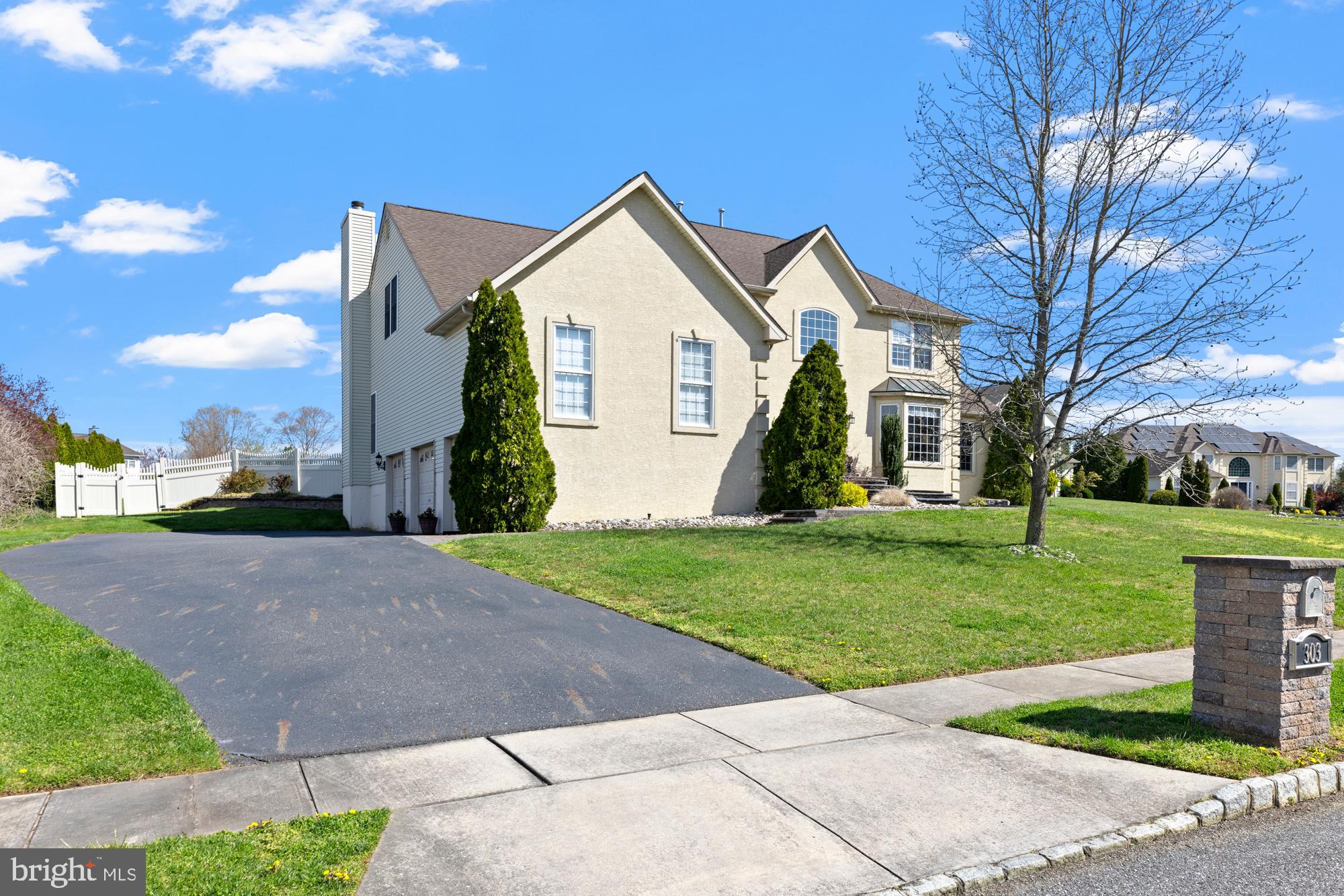 303 Sugar Bush Ct