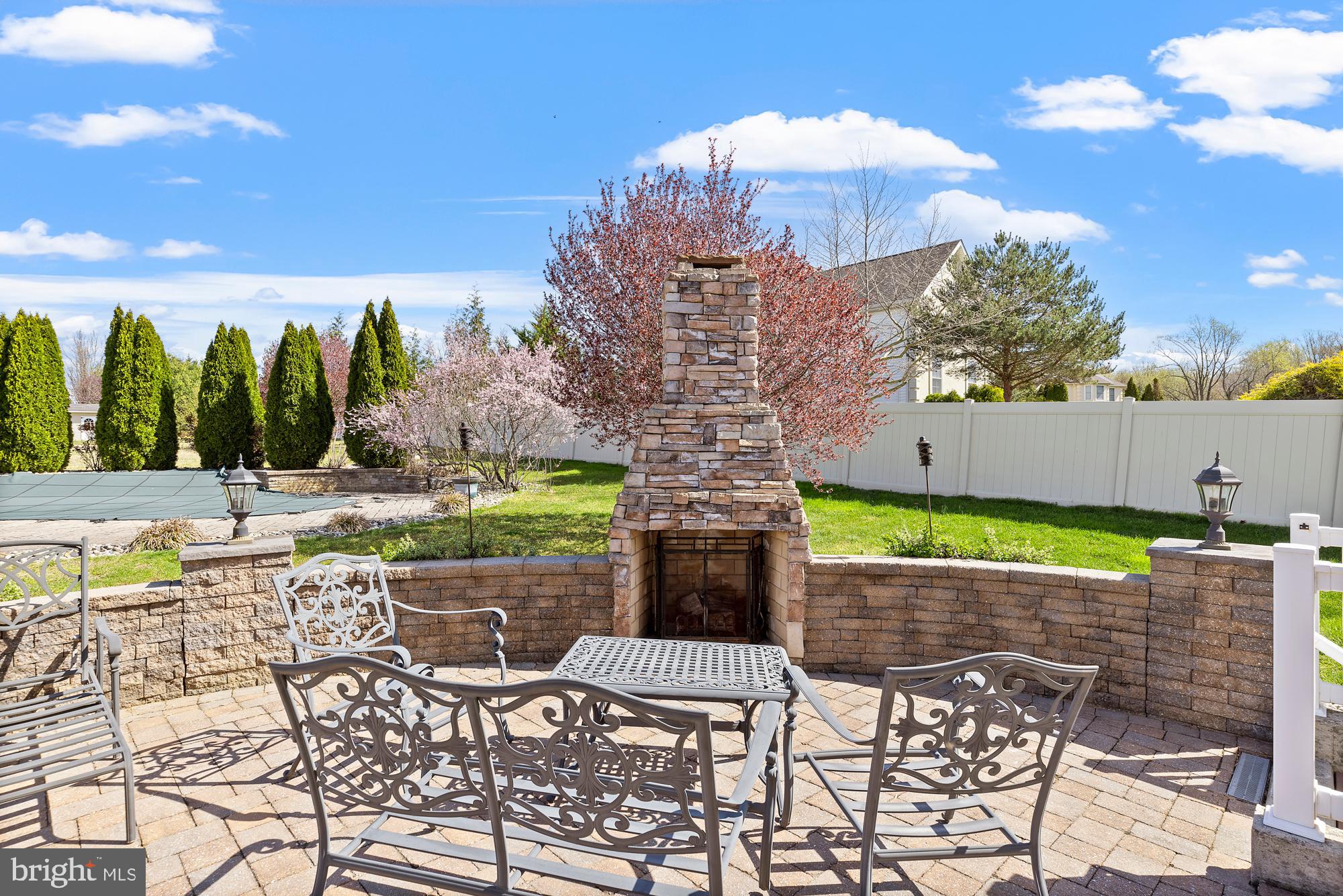 303 Sugar Bush Ct