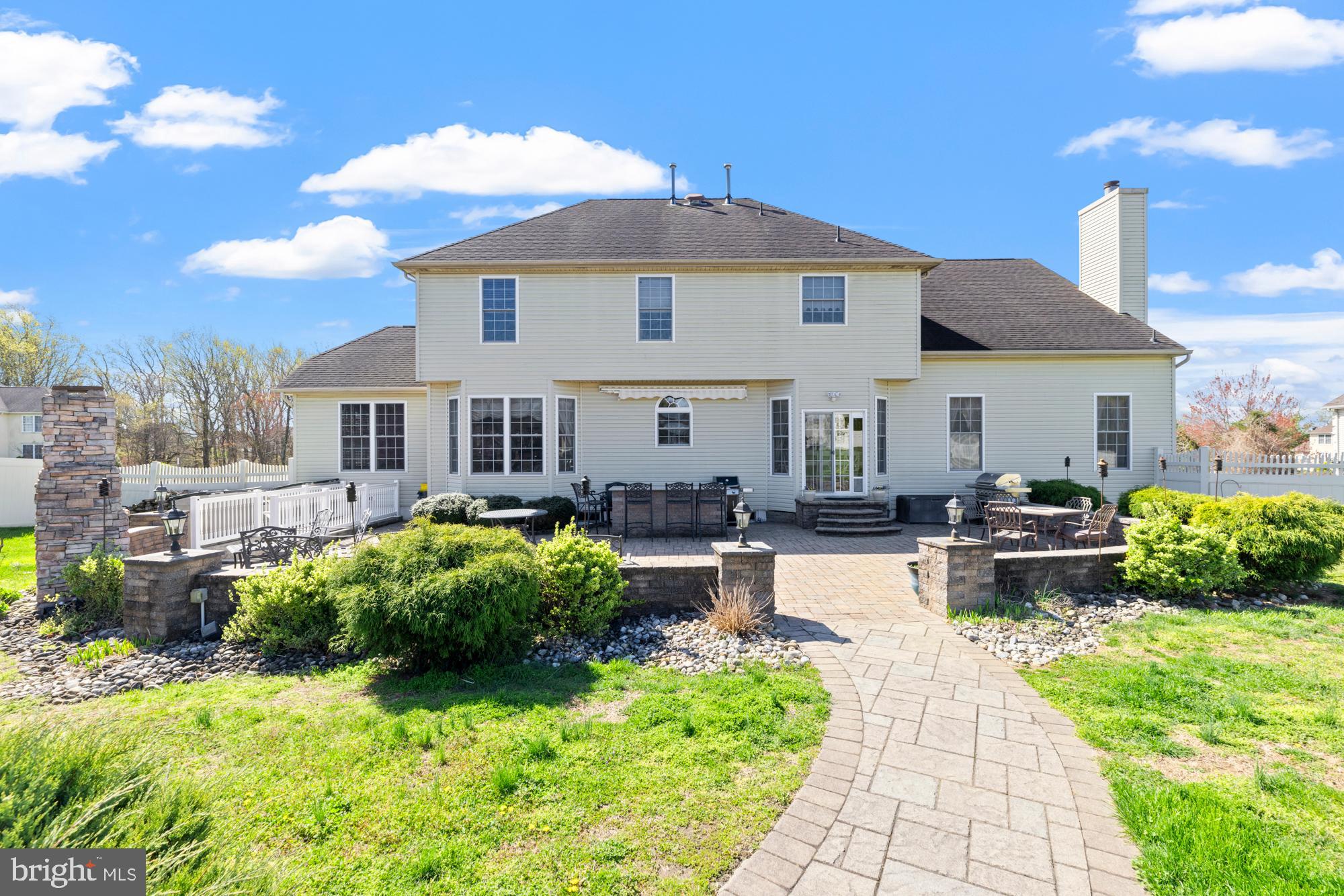 303 Sugar Bush Ct