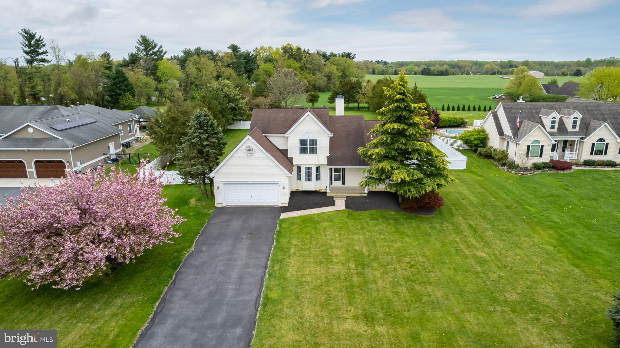 807 Heritage Rd