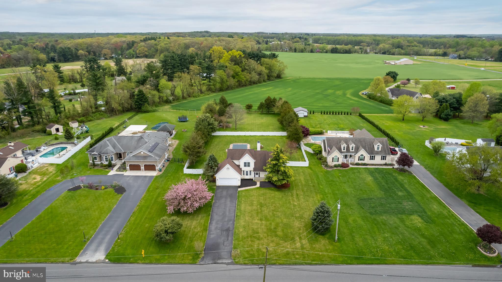 807 Heritage Rd