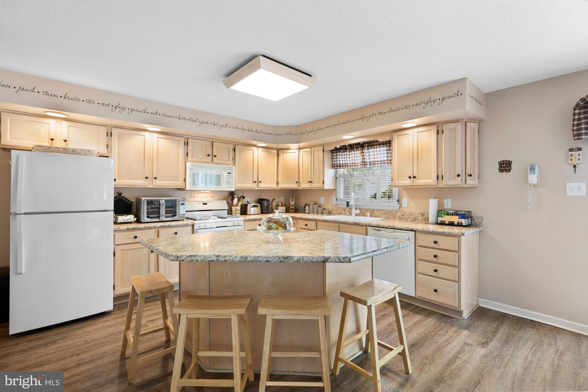 1406 Swan Ln