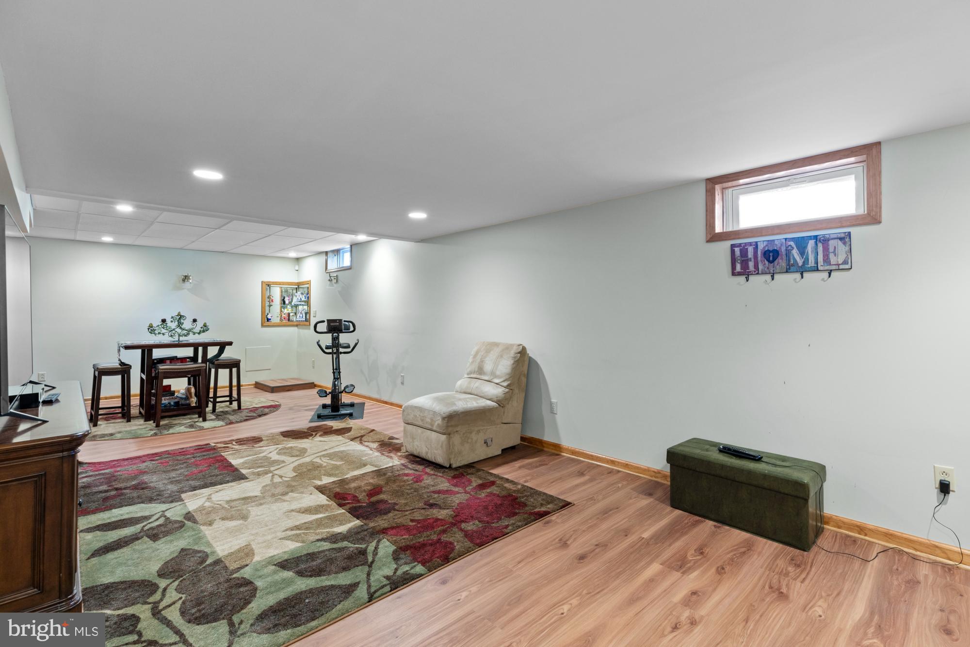 1406 Swan Ln