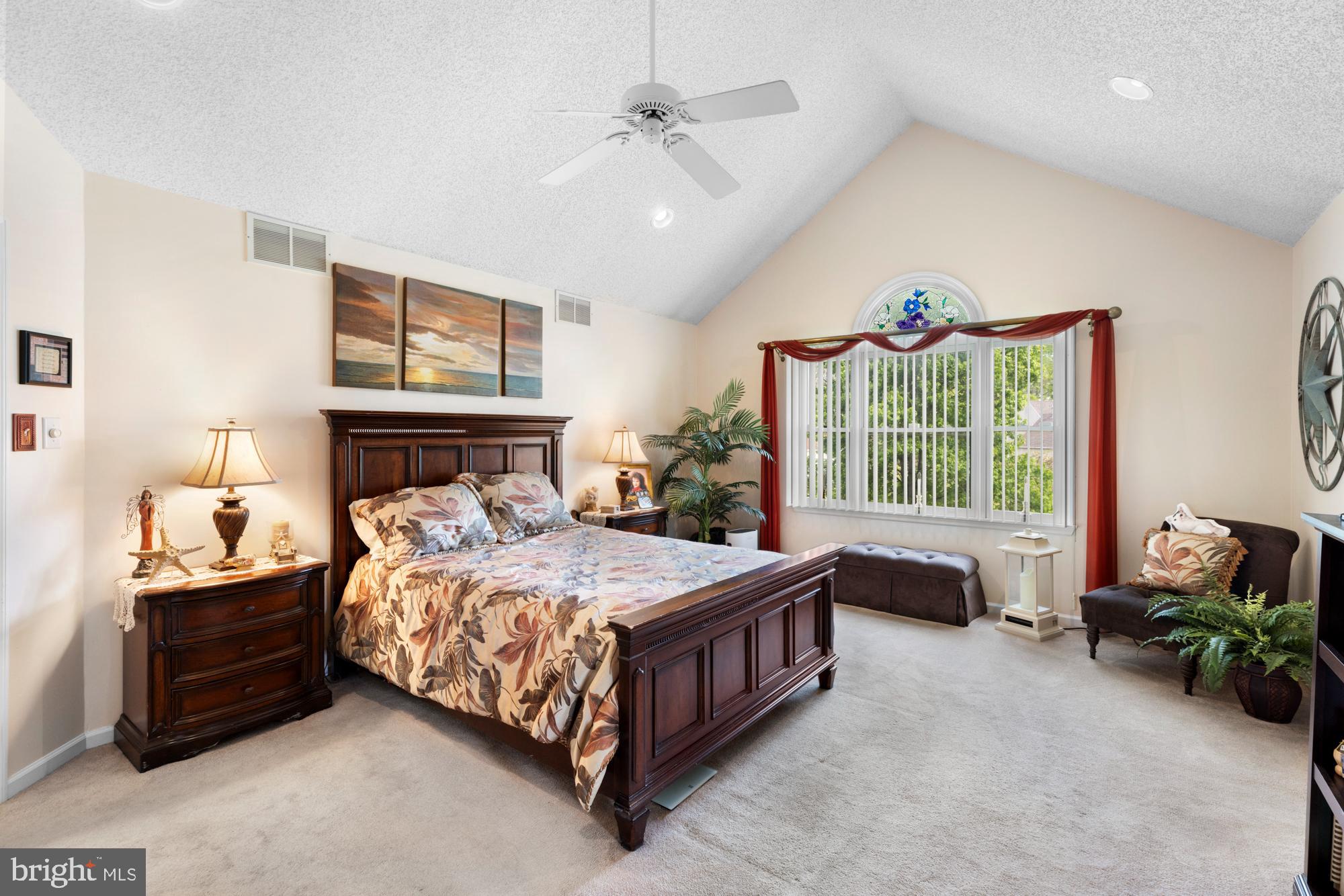 1406 Swan Ln
