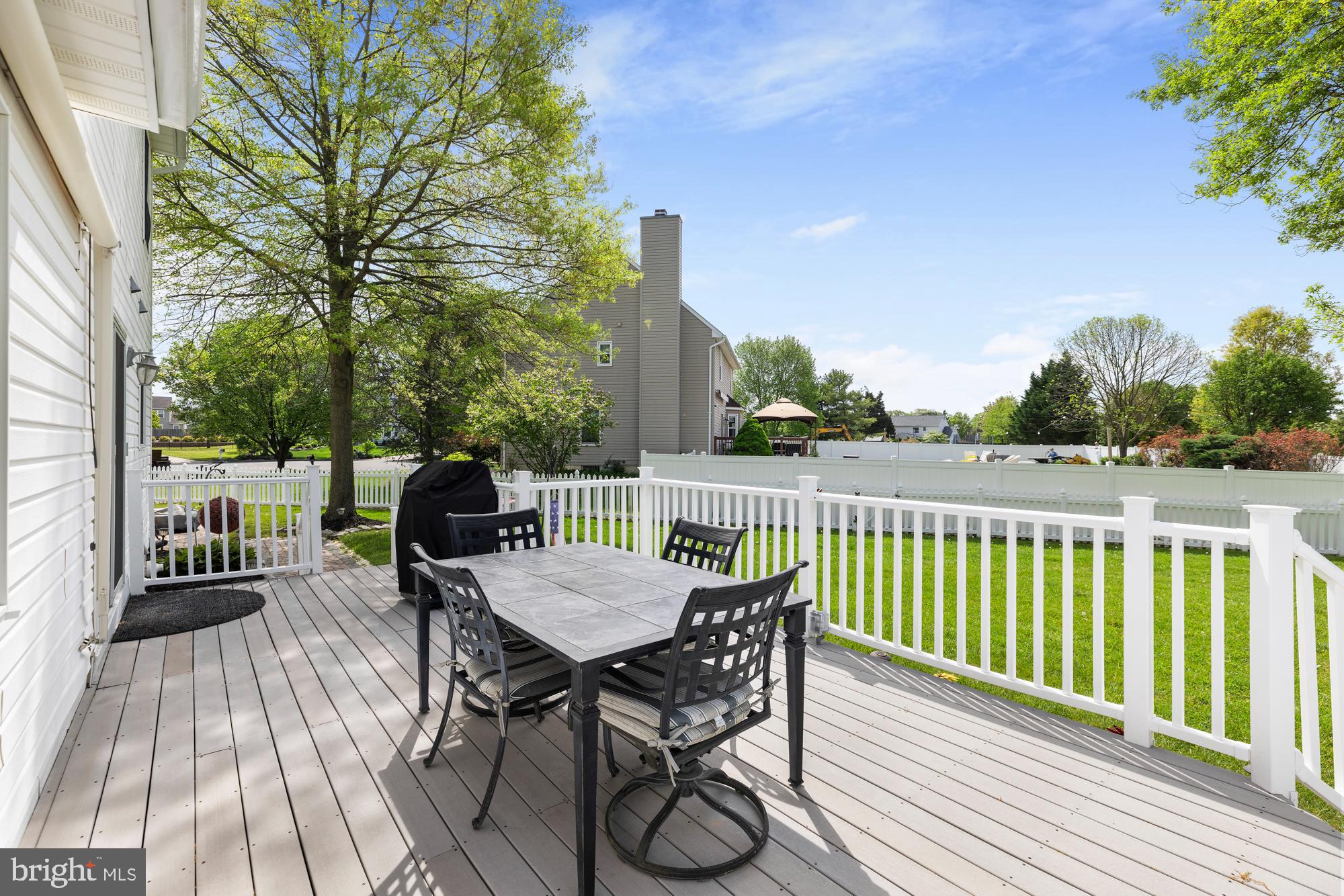 1406 Swan Ln