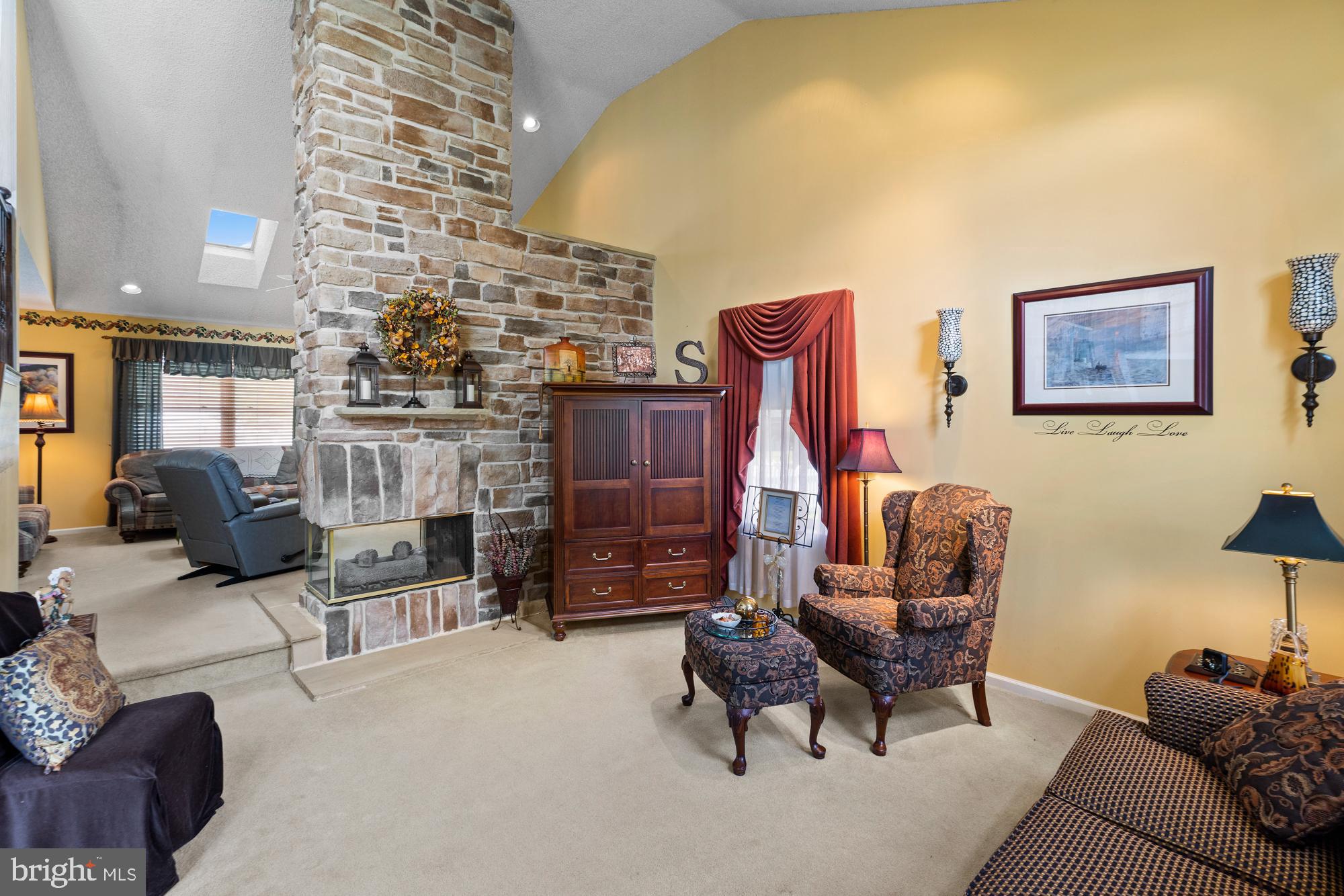 1406 Swan Ln