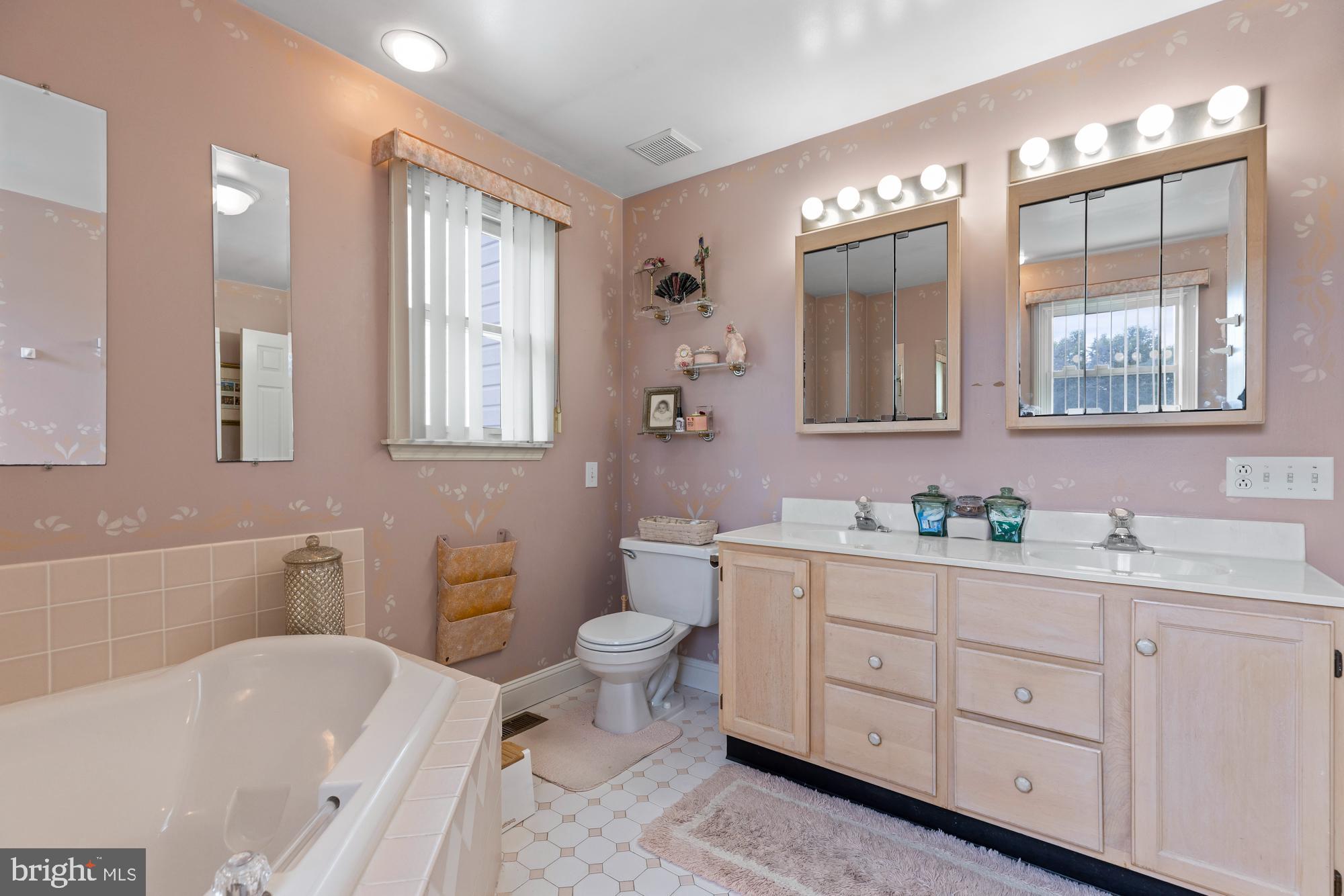 1406 Swan Ln
