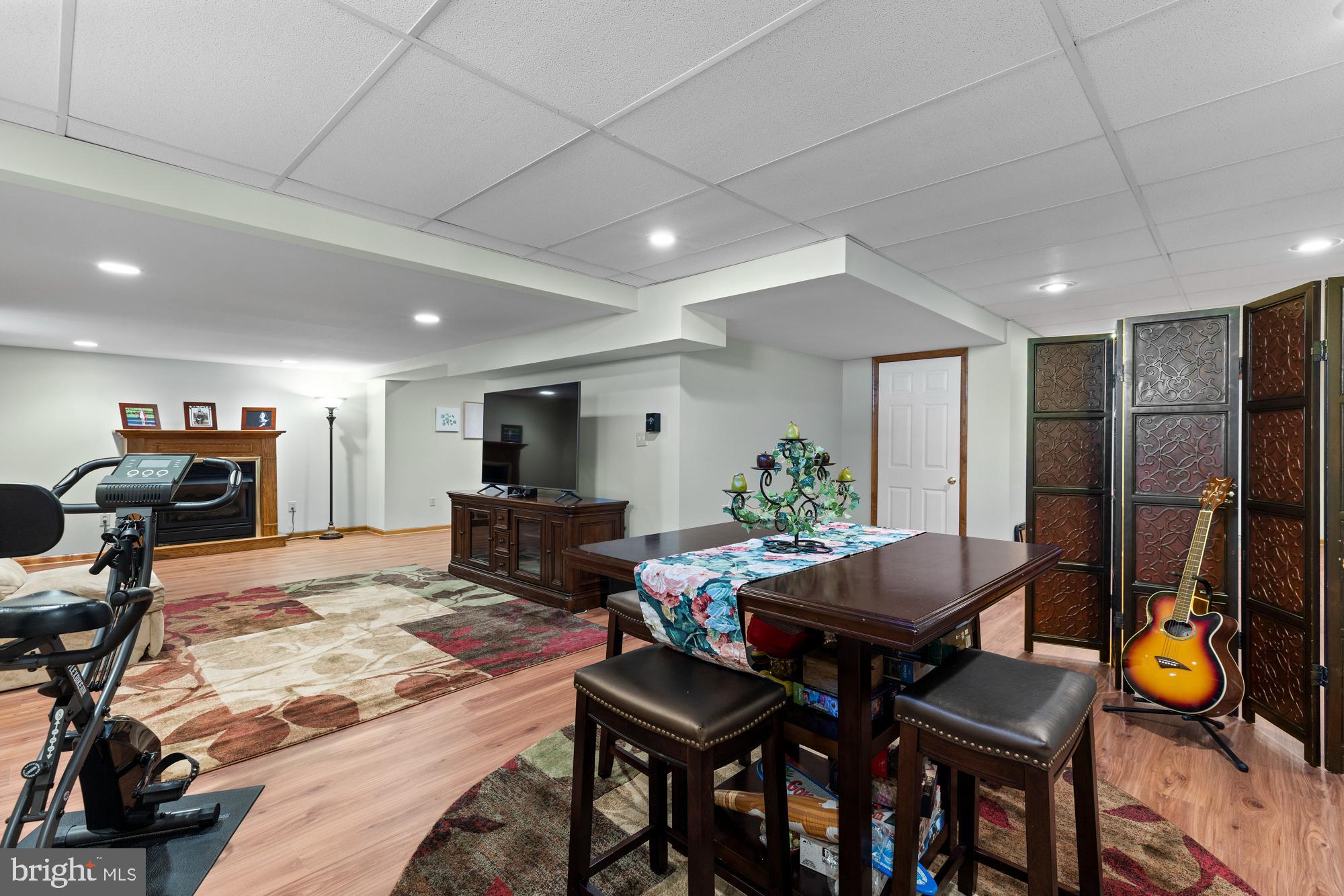 1406 Swan Ln